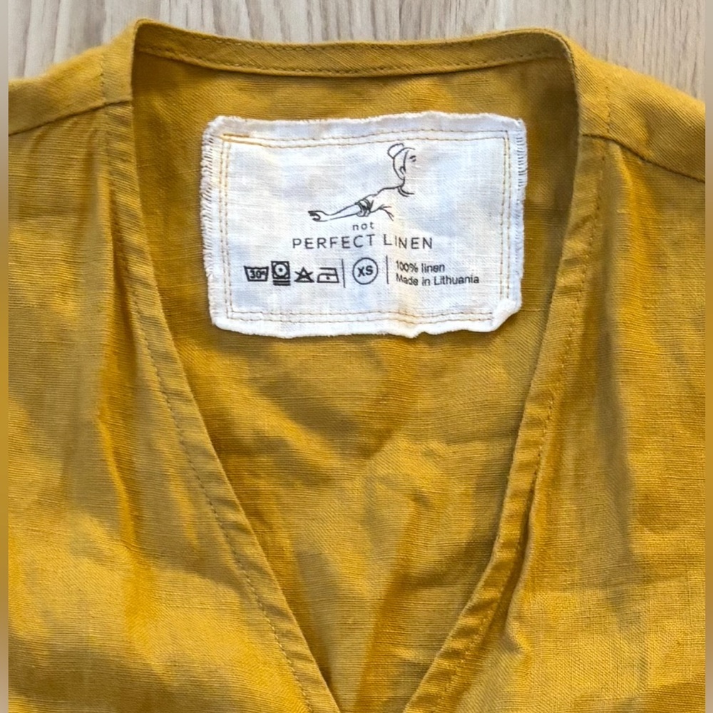 XS notPERFECTLINEN mustard yellow linen short sleeve romper